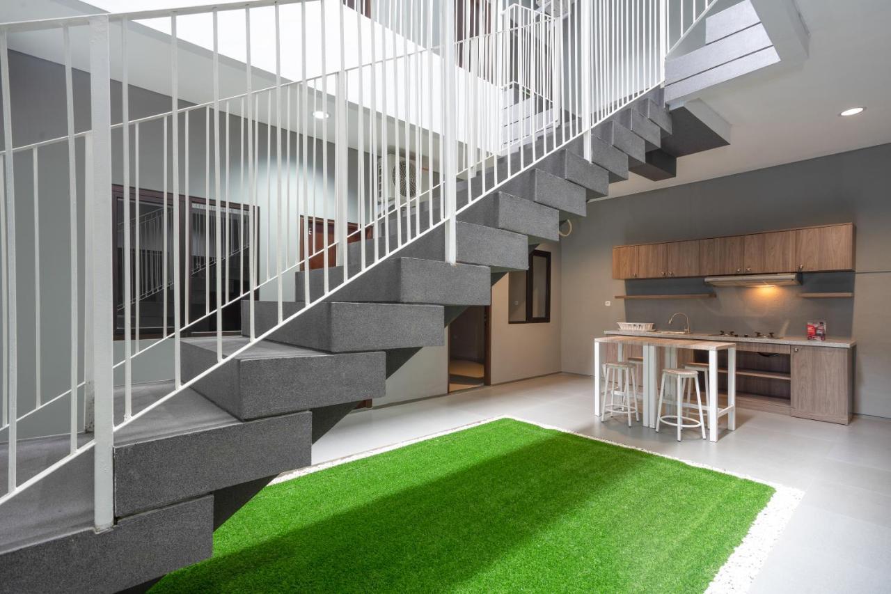 Reddoorz Plus Near Jiexpo Kemayoran Jakarta Exteriör bild