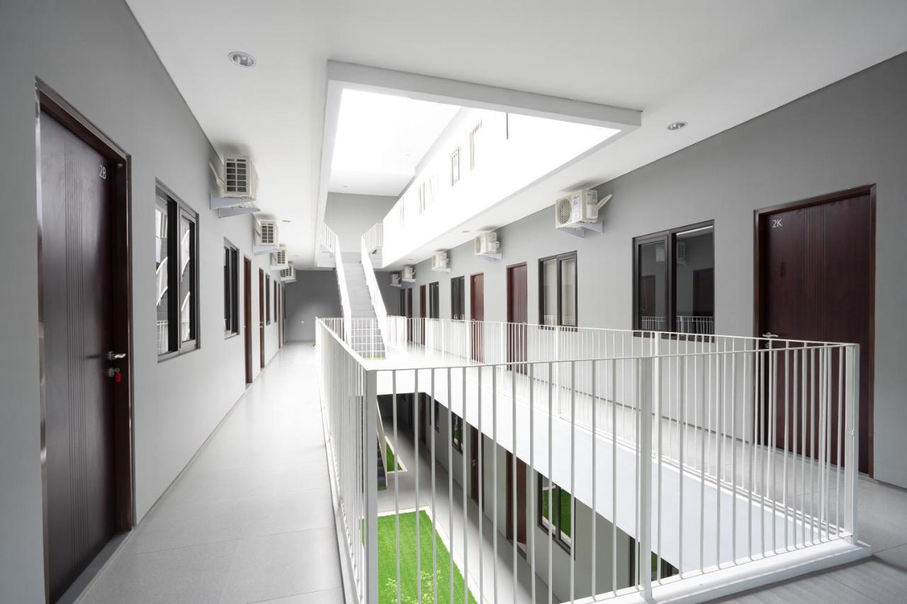 Reddoorz Plus Near Jiexpo Kemayoran Jakarta Exteriör bild