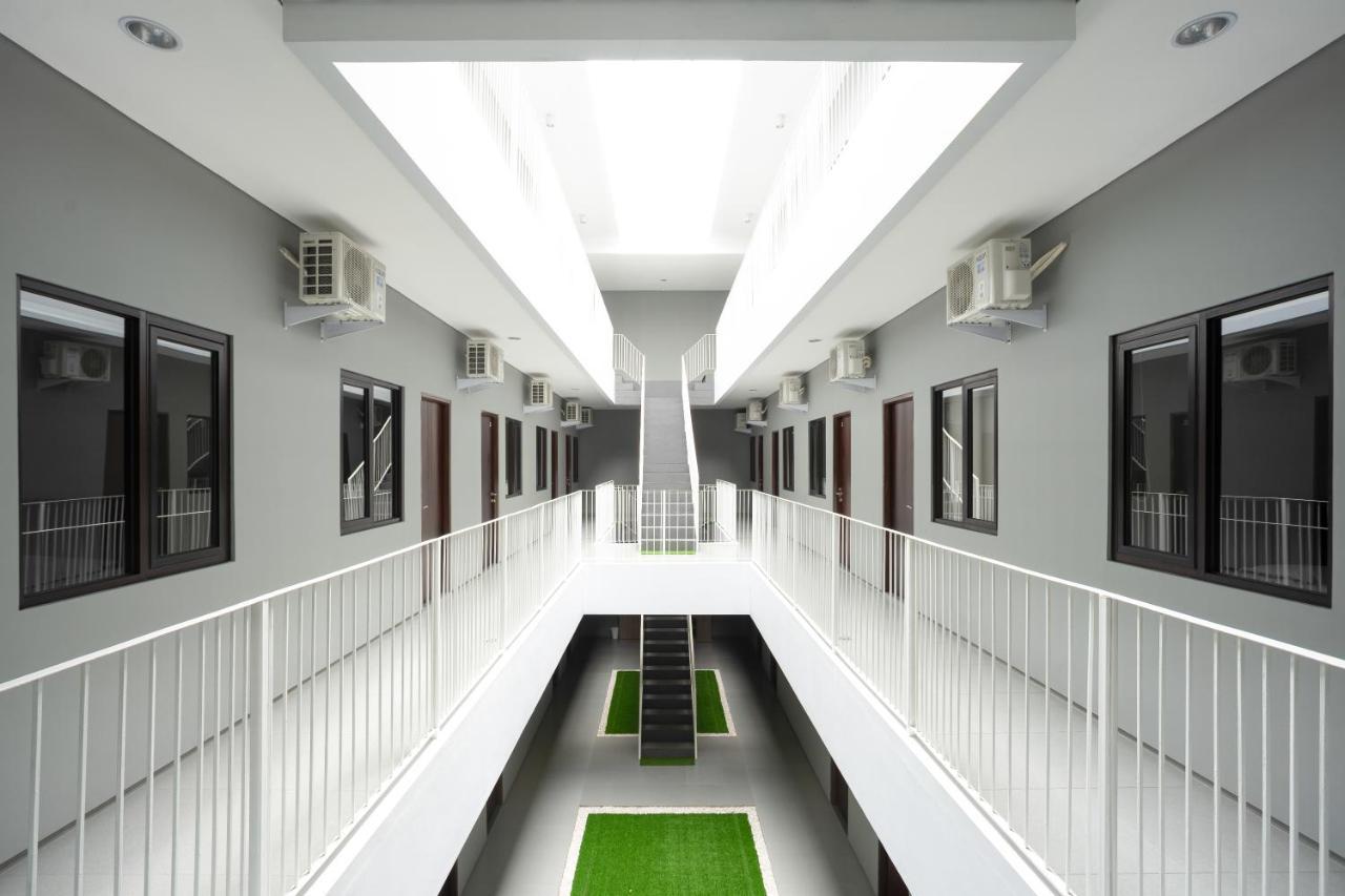 Reddoorz Plus Near Jiexpo Kemayoran Jakarta Exteriör bild