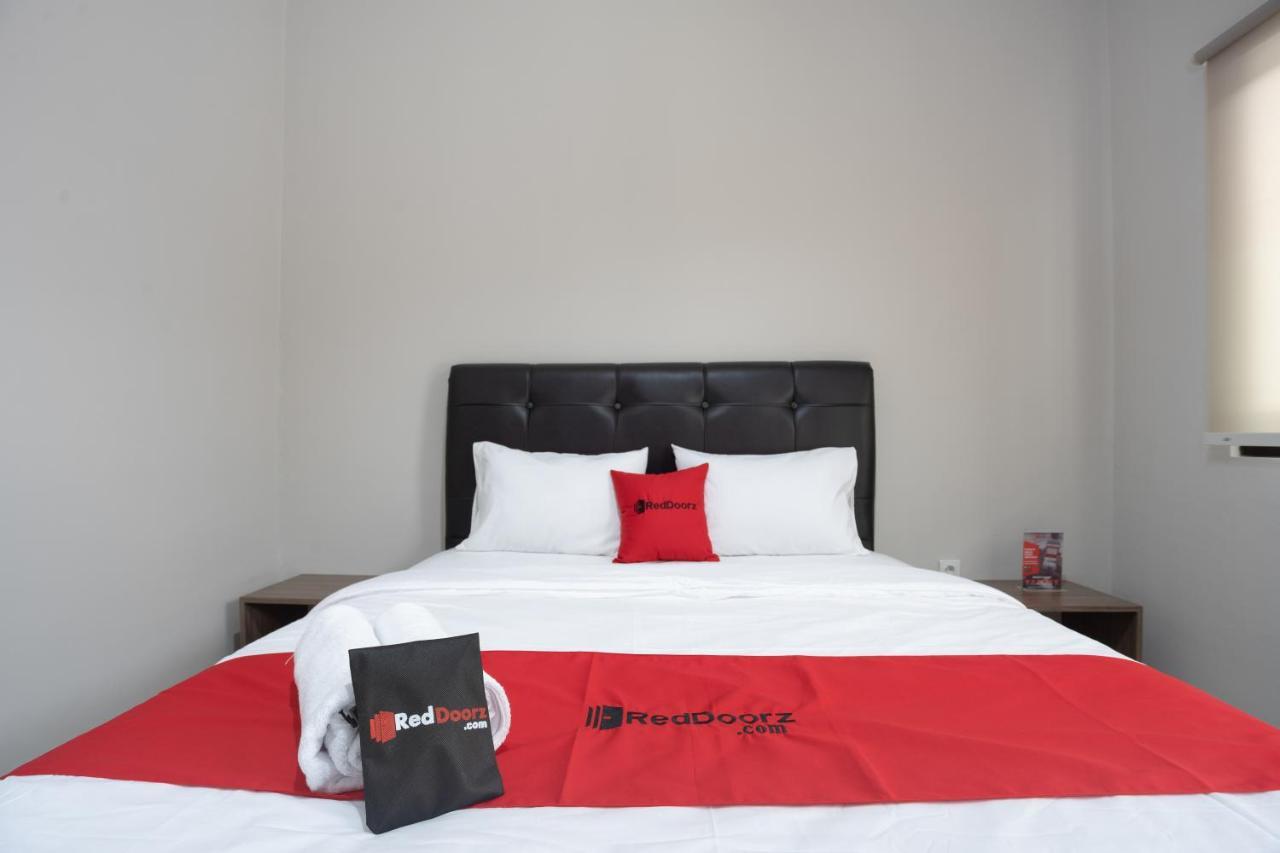 Reddoorz Plus Near Jiexpo Kemayoran Jakarta Exteriör bild