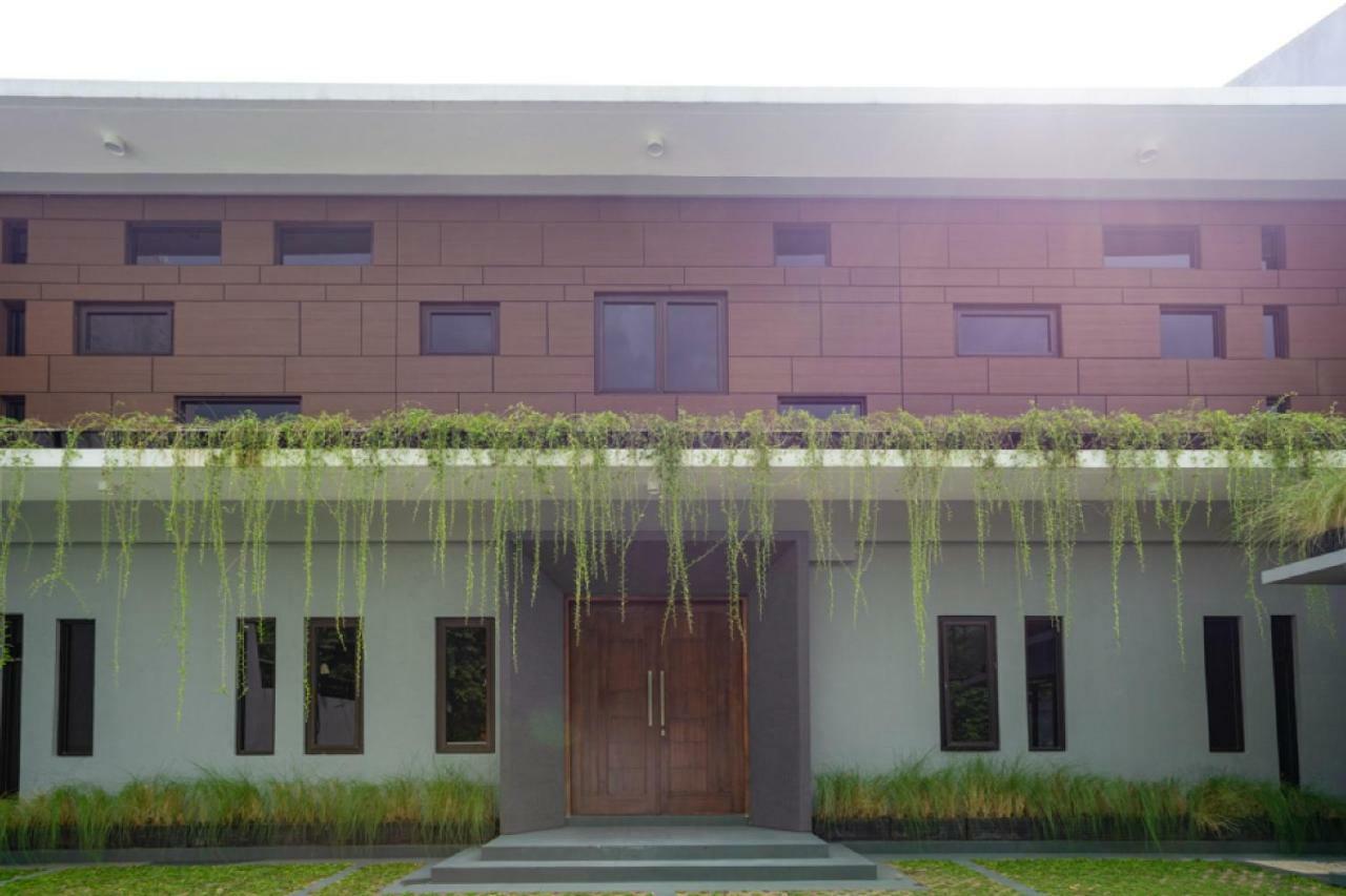 Reddoorz Plus Near Jiexpo Kemayoran Jakarta Exteriör bild