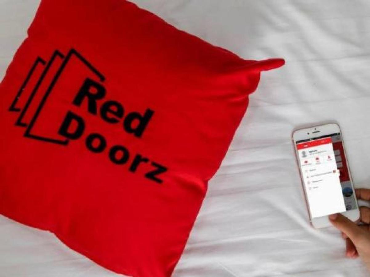 Reddoorz Plus Near Jiexpo Kemayoran Jakarta Exteriör bild